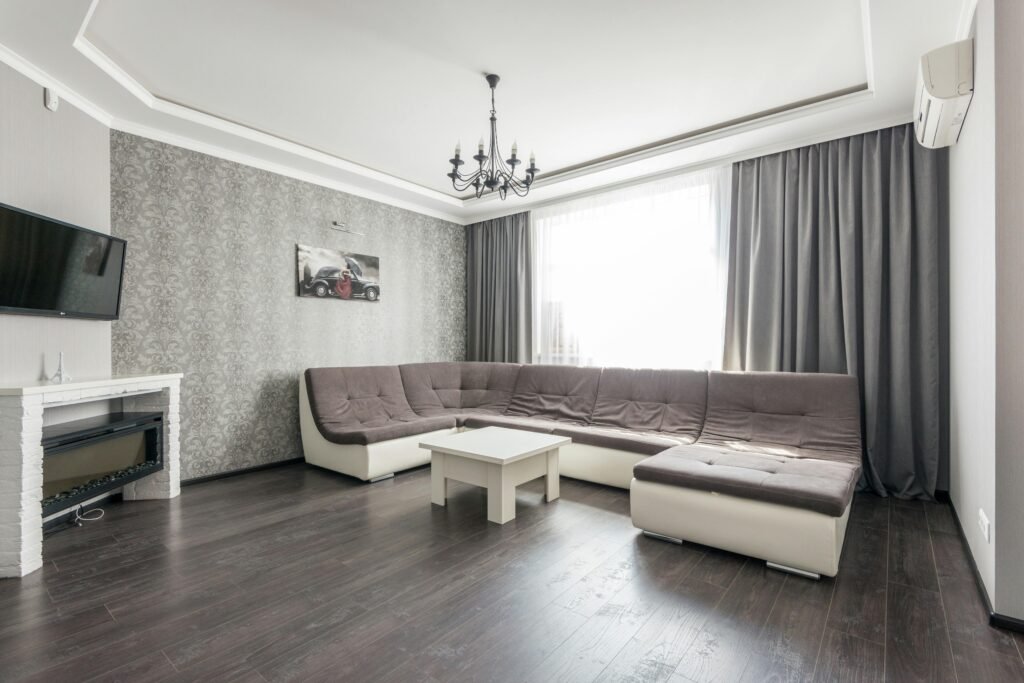 What to Know When Choosing a Wallpaper Store Near Me